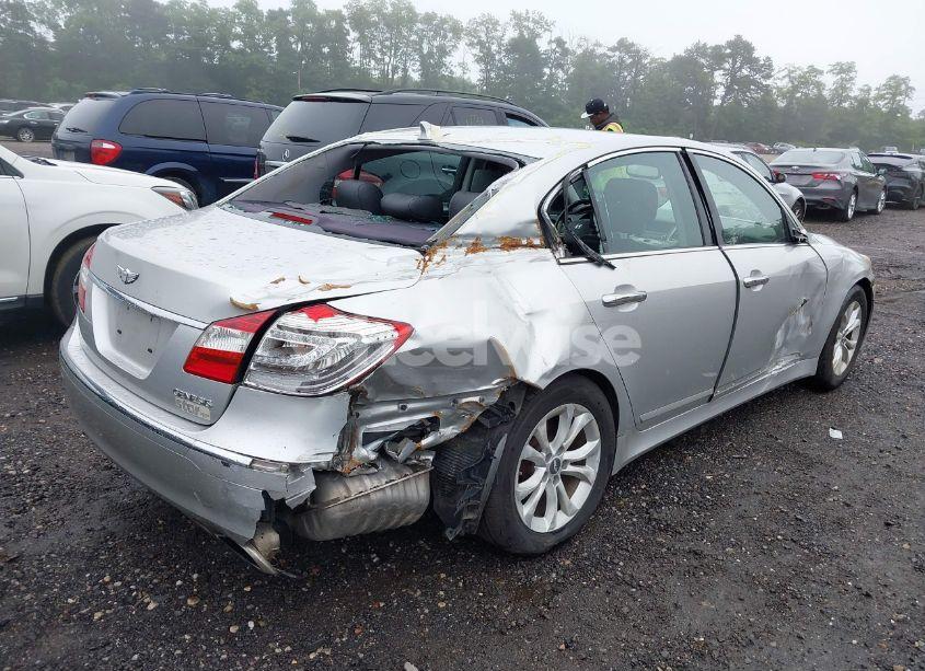 Photo 4 of 2013 Hyundai Genesis 3.8 (VIN KMHGC4DD0DU247488)