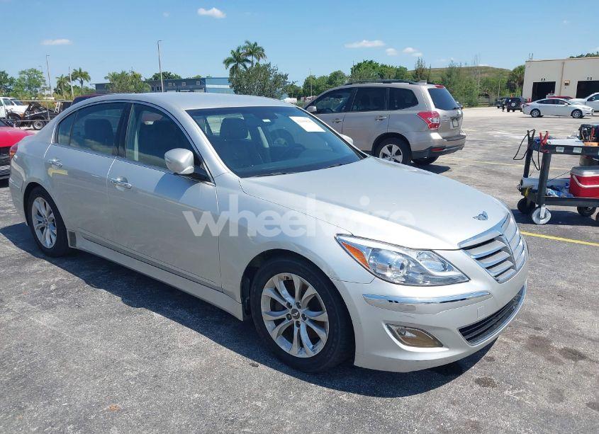 2013 Hyundai Genesis 3.8 (VIN KMHGC4DD0DU249905) main photo