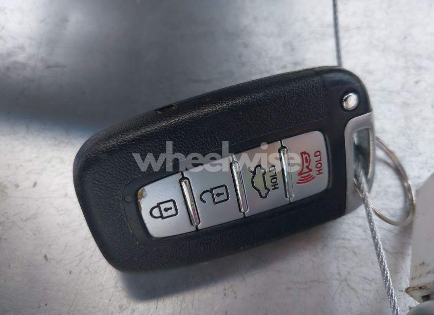 Photo 11 of 2013 Hyundai Genesis 3.8 (VIN KMHGC4DD0DU249905)