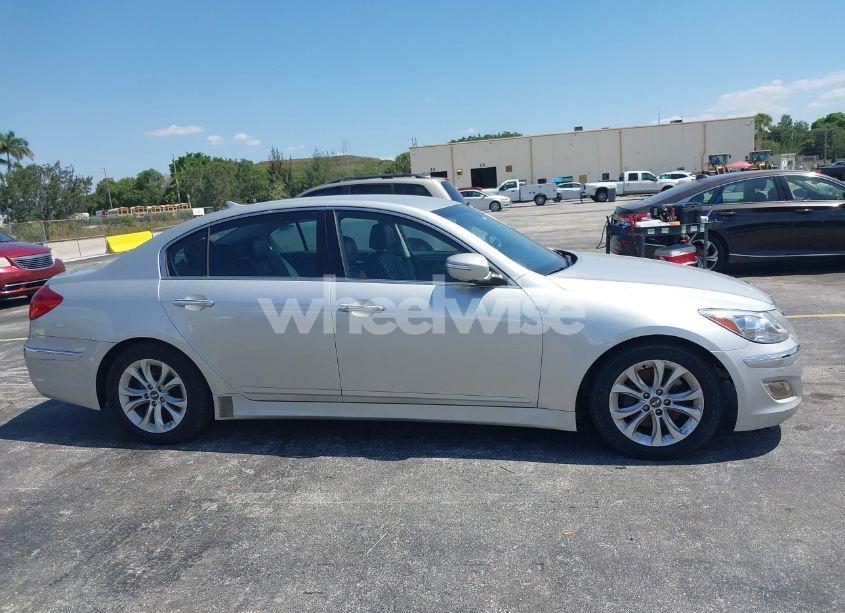 Photo 13 of 2013 Hyundai Genesis 3.8 (VIN KMHGC4DD0DU249905)