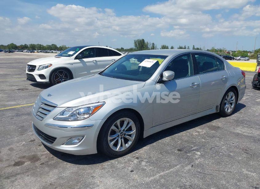 Photo 2 of 2013 Hyundai Genesis 3.8 (VIN KMHGC4DD0DU249905)