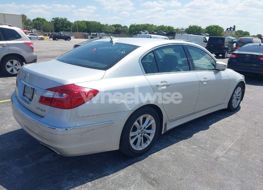 Photo 4 of 2013 Hyundai Genesis 3.8 (VIN KMHGC4DD0DU249905)