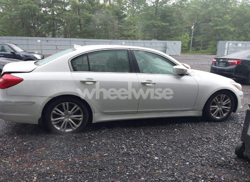 Photo 13 of 2013 Hyundai Genesis 3.8 (VIN KMHGC4DD1DU224852)