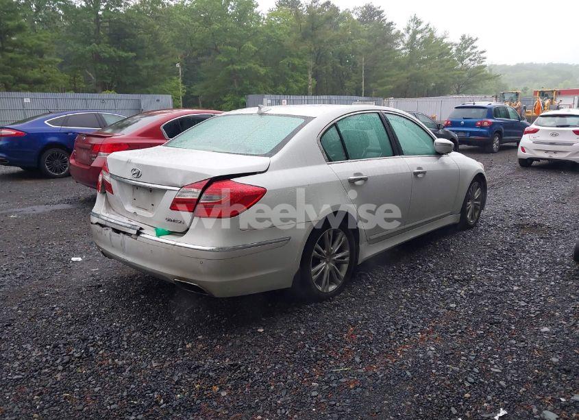 Photo 4 of 2013 Hyundai Genesis 3.8 (VIN KMHGC4DD1DU224852)