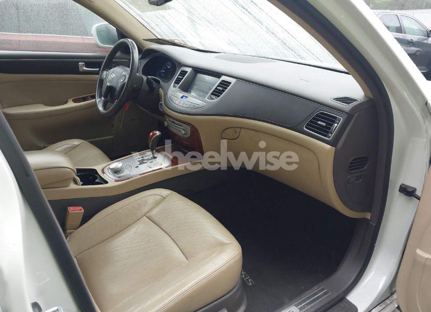 Photo 5 of 2013 Hyundai Genesis 3.8 (VIN KMHGC4DD1DU224852)