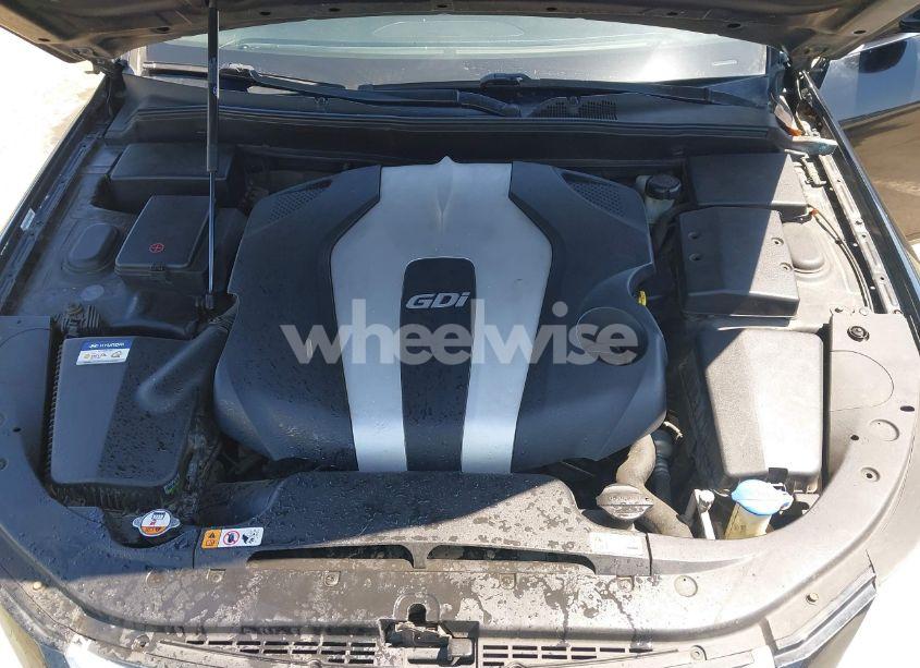 Photo 10 of 2013 Hyundai Genesis 3.8 (VIN KMHGC4DD1DU238010)