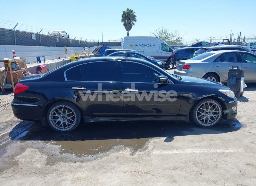 Photo 13 of 2013 Hyundai Genesis 3.8 (VIN KMHGC4DD1DU238010)