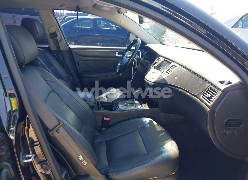 Photo 5 of 2013 Hyundai Genesis 3.8 (VIN KMHGC4DD1DU238010)