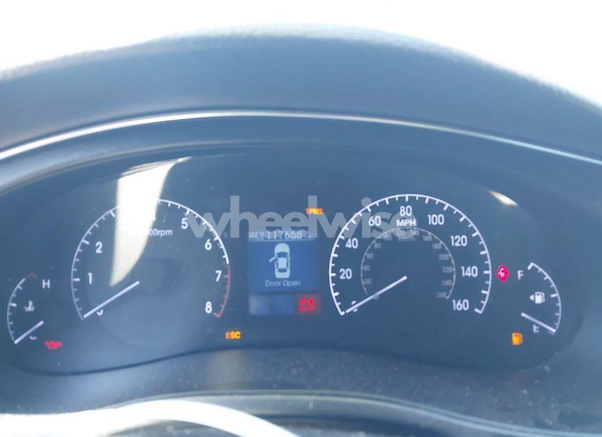 Photo 7 of 2013 Hyundai Genesis 3.8 (VIN KMHGC4DD1DU238010)