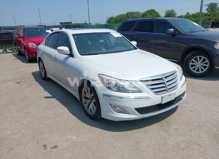 2013 Hyundai Genesis 3.8 (VIN KMHGC4DD2DU239750) main photo