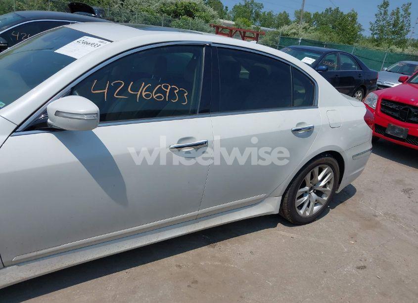 Photo 14 of 2013 Hyundai Genesis 3.8 (VIN KMHGC4DD2DU239750)