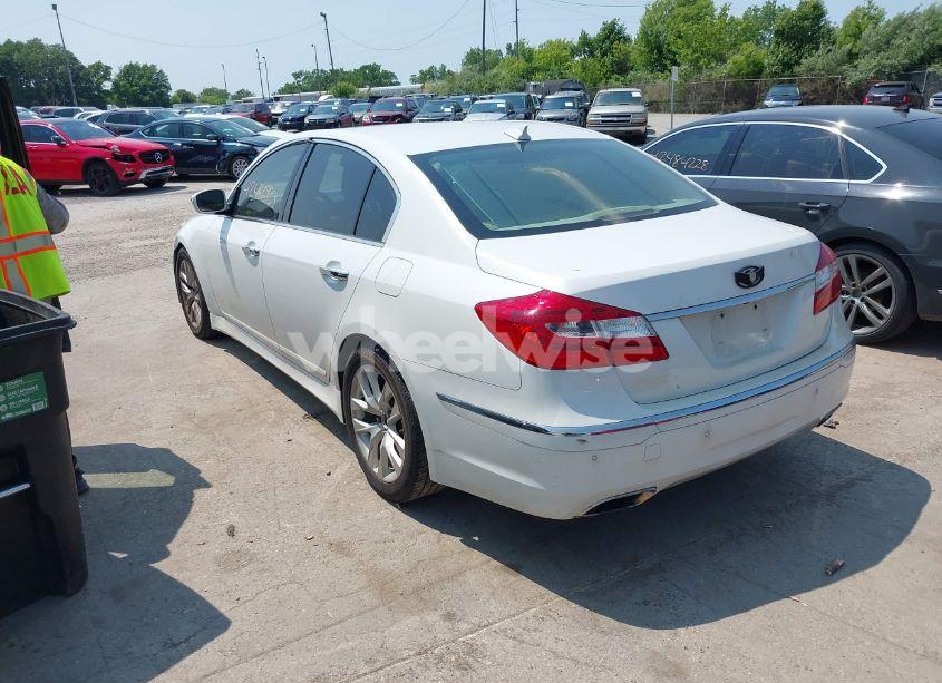 Photo 3 of 2013 Hyundai Genesis 3.8 (VIN KMHGC4DD2DU239750)