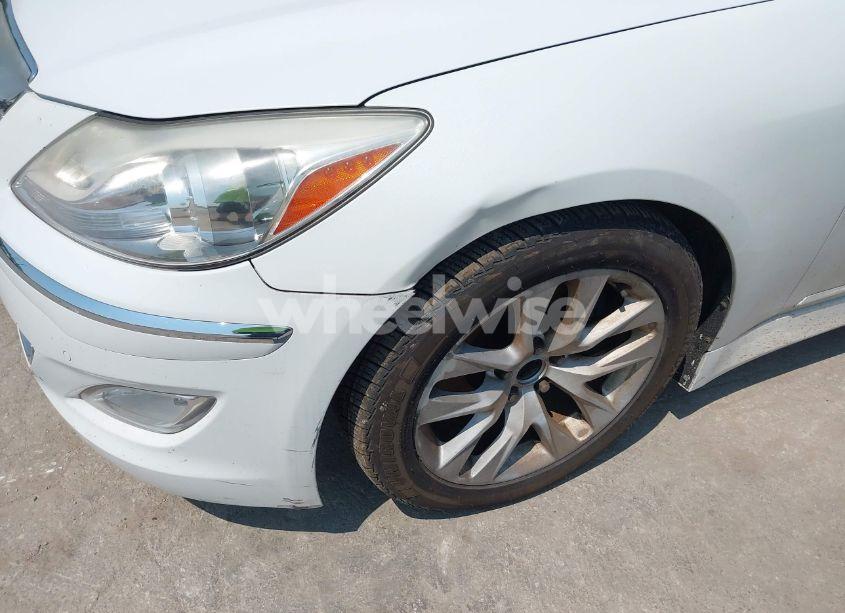 Photo 6 of 2013 Hyundai Genesis 3.8 (VIN KMHGC4DD2DU239750)