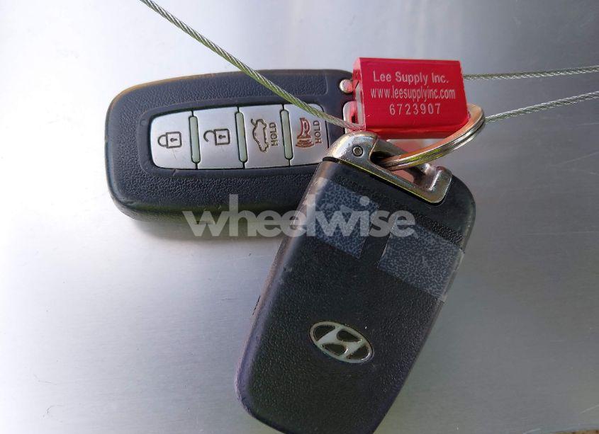 Photo 11 of 2013 Hyundai Genesis 3.8 (VIN KMHGC4DD2DU241594)