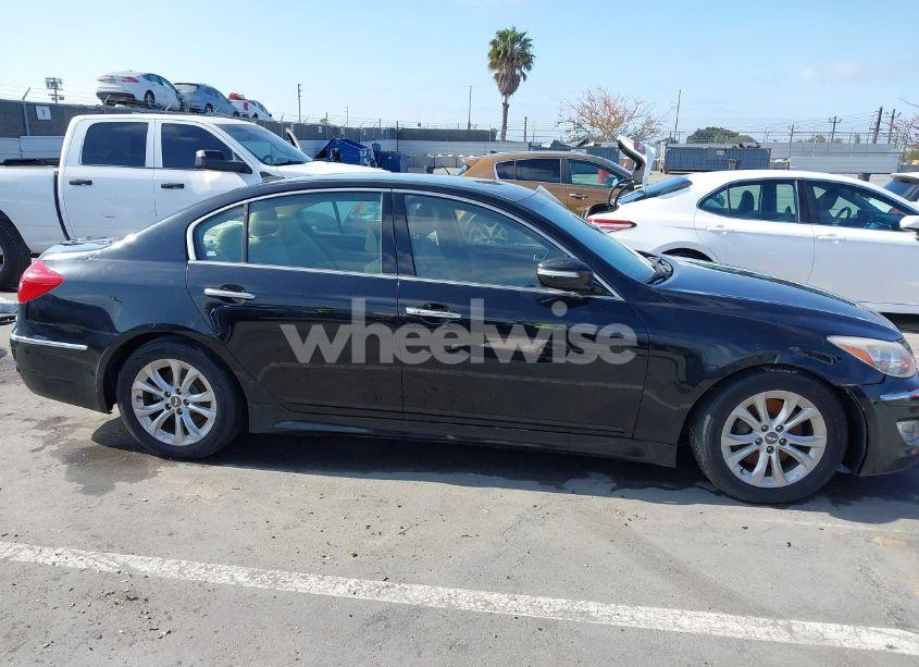 Photo 13 of 2013 Hyundai Genesis 3.8 (VIN KMHGC4DD2DU241594)