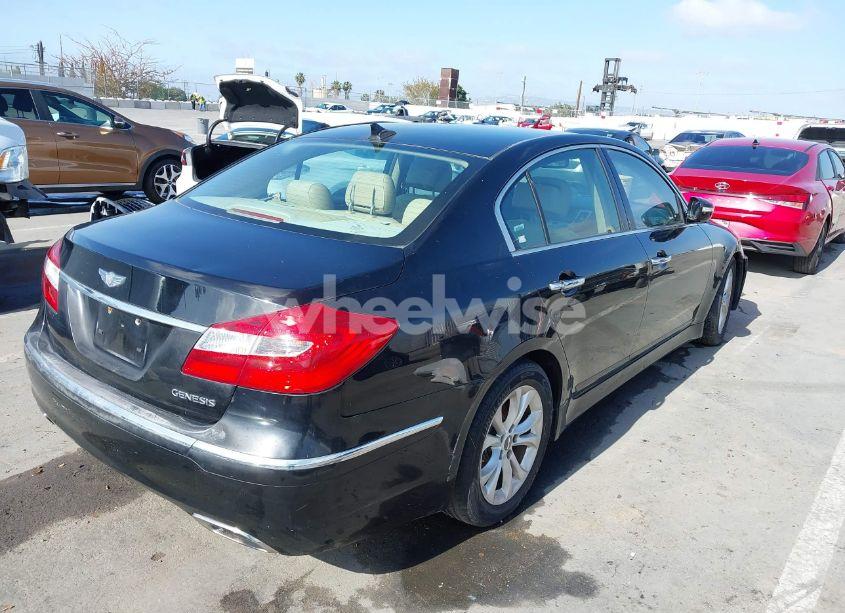 Photo 4 of 2013 Hyundai Genesis 3.8 (VIN KMHGC4DD2DU241594)