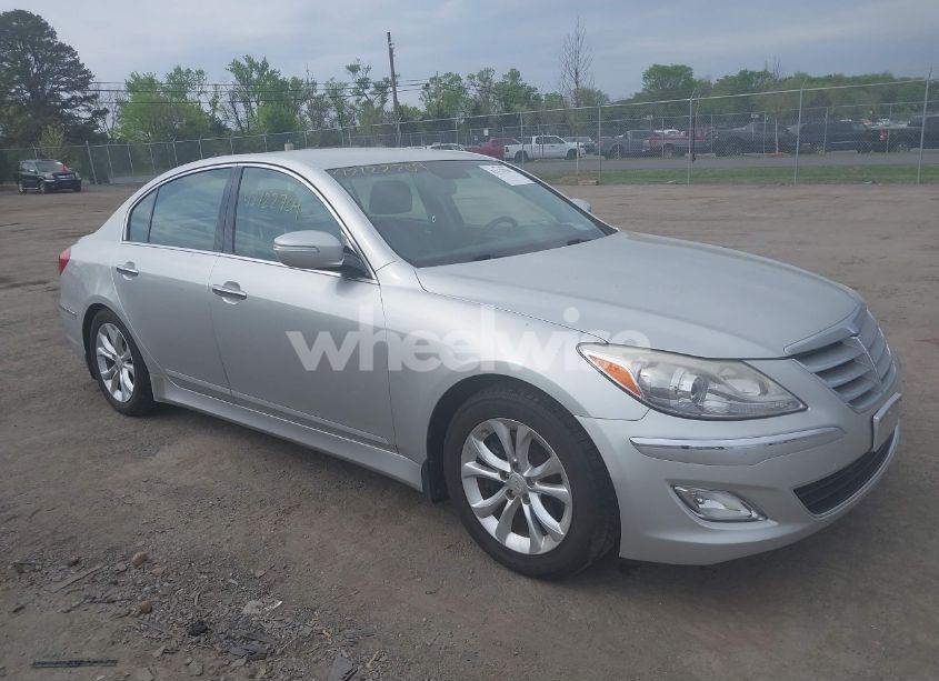 2013 Hyundai Genesis 3.8 (VIN KMHGC4DD2DU245953) main photo