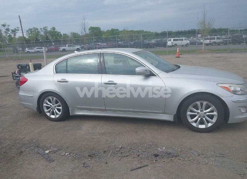 Photo 13 of 2013 Hyundai Genesis 3.8 (VIN KMHGC4DD2DU245953)