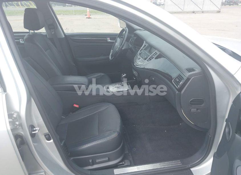 Photo 5 of 2013 Hyundai Genesis 3.8 (VIN KMHGC4DD2DU245953)