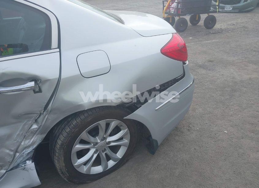 Photo 6 of 2013 Hyundai Genesis 3.8 (VIN KMHGC4DD2DU245953)