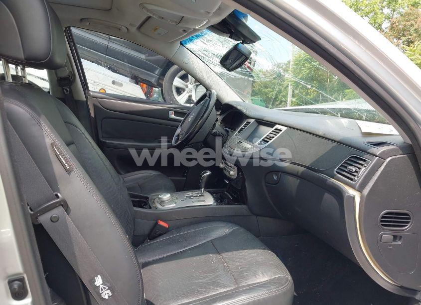 Photo 5 of 2013 Hyundai Genesis 3.8 (VIN KMHGC4DD3DU248313)