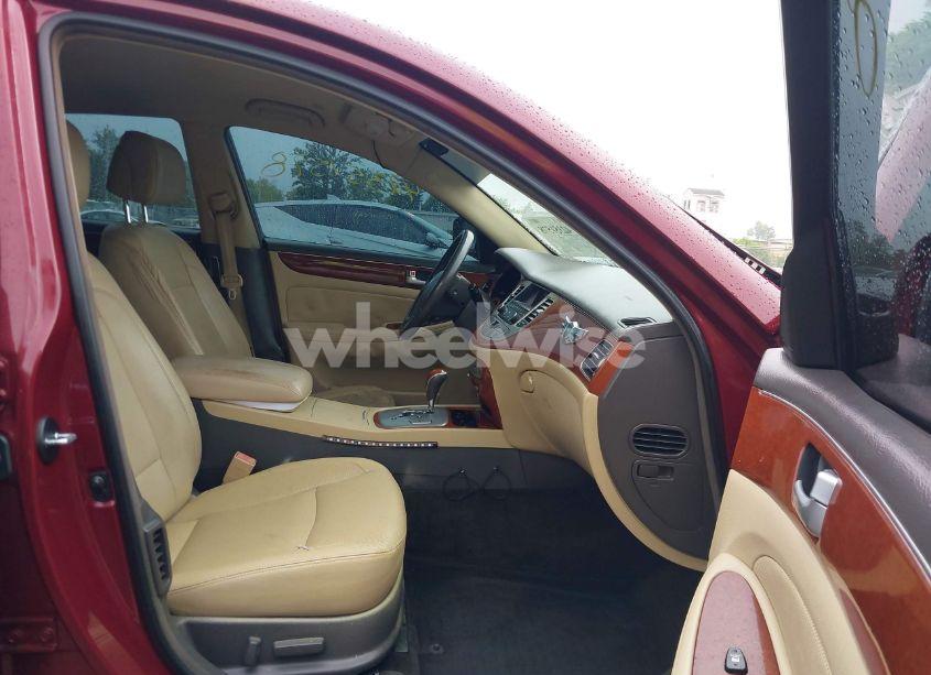 Photo 5 of 2013 Hyundai Genesis 3.8 (VIN KMHGC4DD5DU212574)