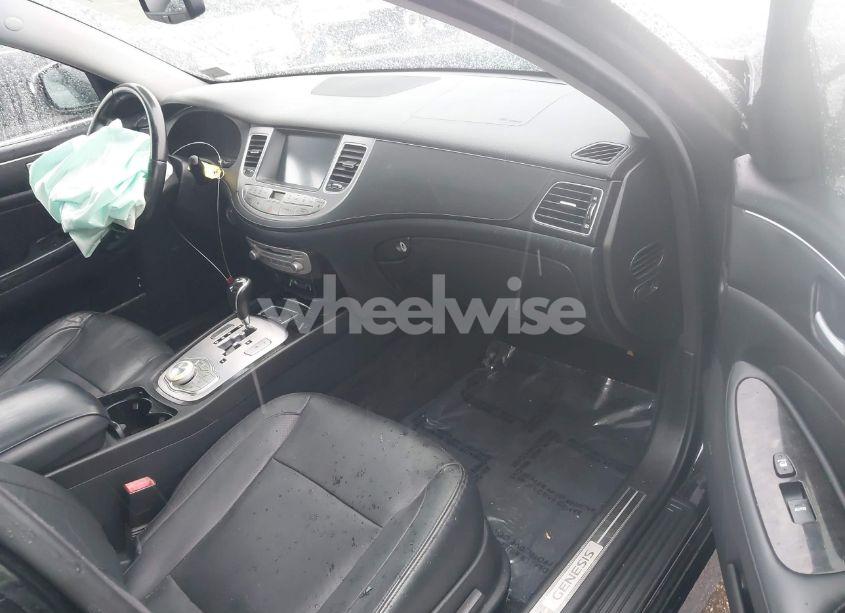 Photo 5 of 2013 Hyundai Genesis 3.8 (VIN KMHGC4DD6DU224913)