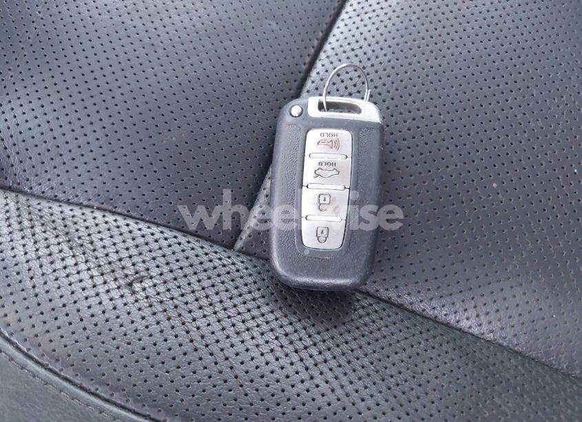 Photo 11 of 2013 Hyundai Genesis 3.8 (VIN KMHGC4DD7DU249903)