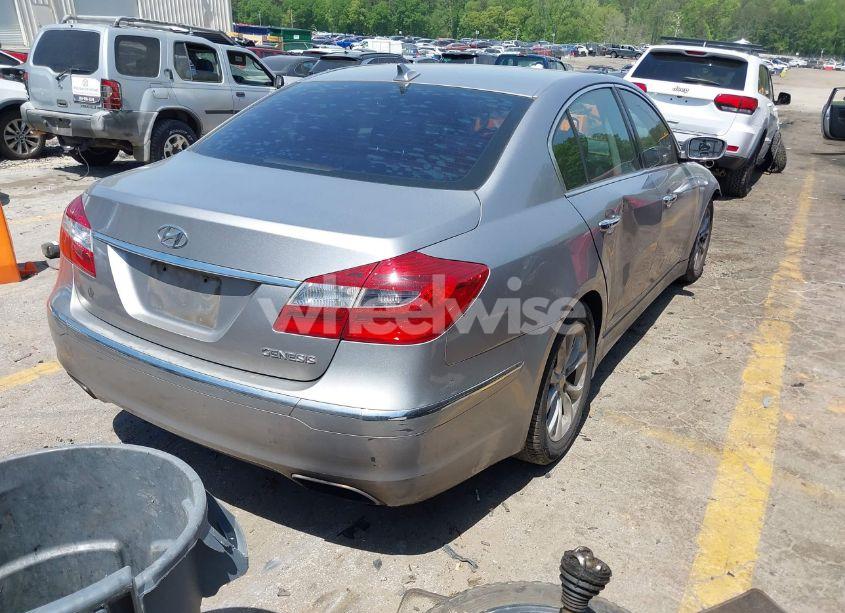 Photo 4 of 2013 Hyundai Genesis 3.8 (VIN KMHGC4DD7DU249903)