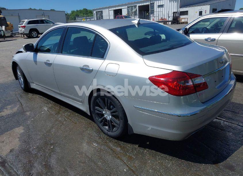 Photo 3 of 2013 Hyundai Genesis 3.8 (VIN KMHGC4DD8DU222547)