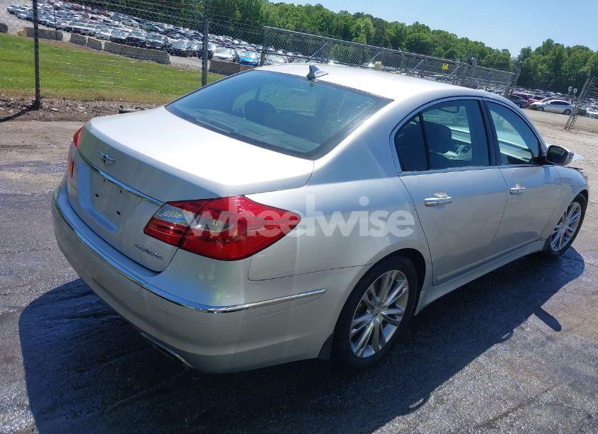 Photo 4 of 2013 Hyundai Genesis 3.8 (VIN KMHGC4DD8DU222547)