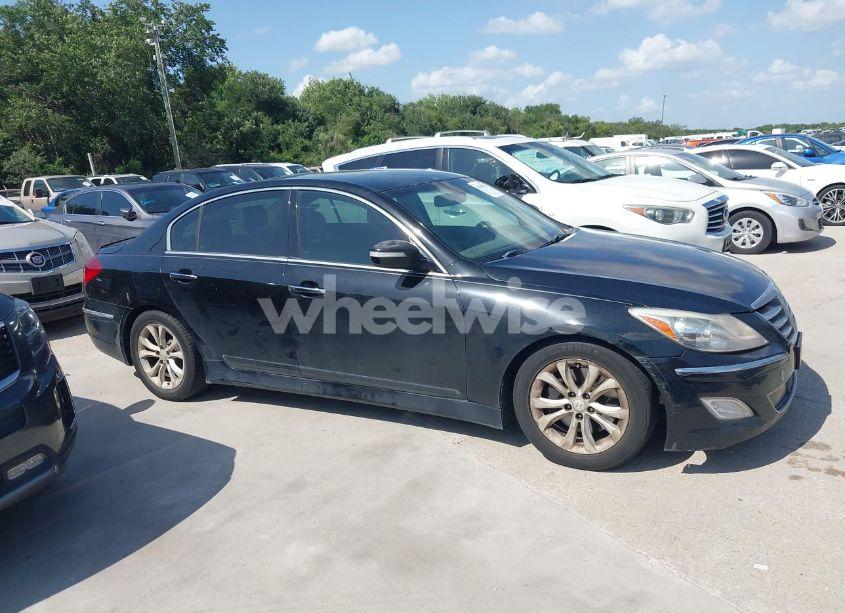 Photo 13 of 2013 Hyundai Genesis 3.8 (VIN KMHGC4DD8DU243348)