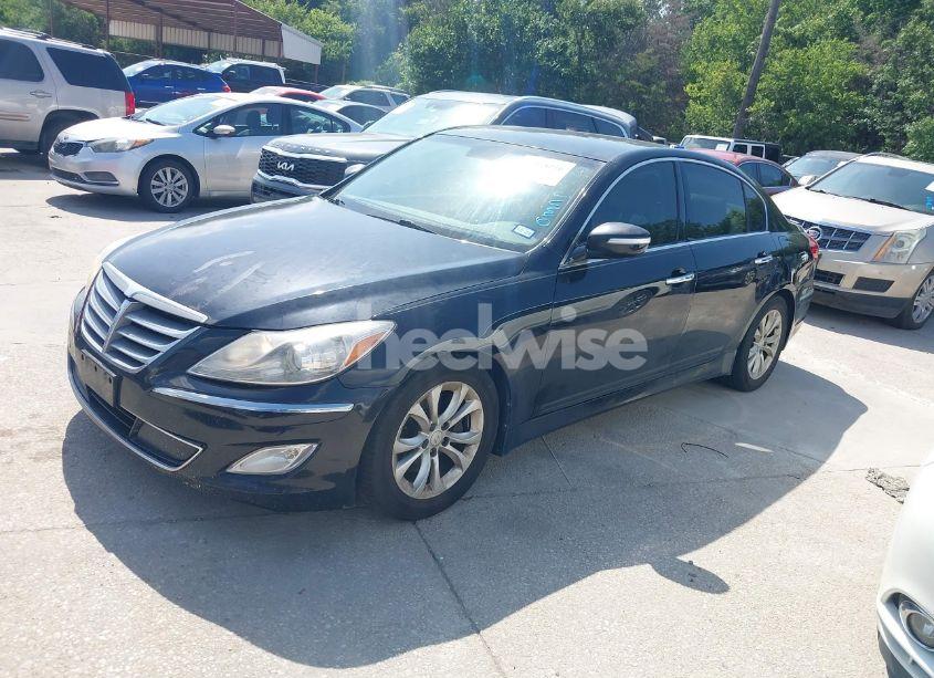 Photo 2 of 2013 Hyundai Genesis 3.8 (VIN KMHGC4DD8DU243348)
