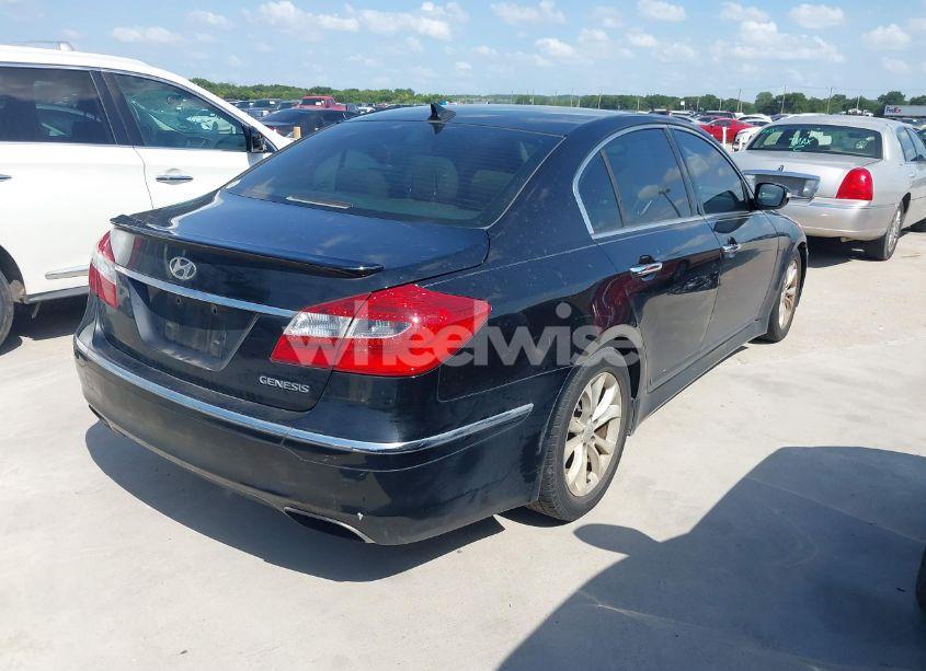 Photo 4 of 2013 Hyundai Genesis 3.8 (VIN KMHGC4DD8DU243348)