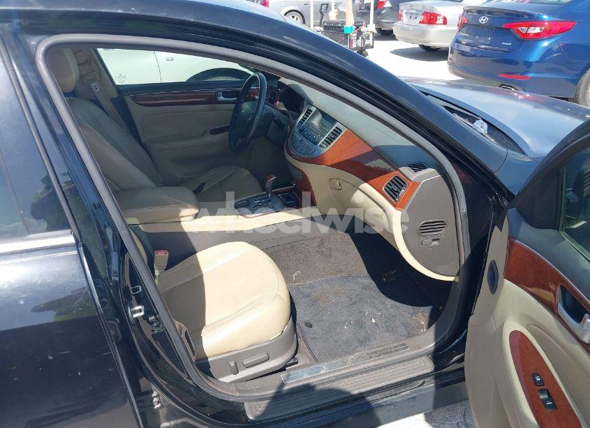 Photo 5 of 2013 Hyundai Genesis 3.8 (VIN KMHGC4DD8DU243348)