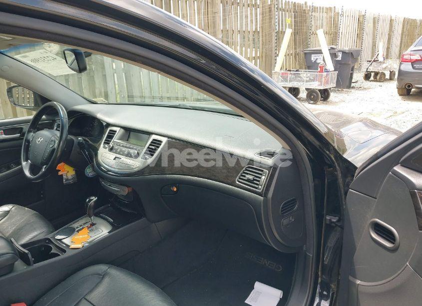 Photo 5 of 2012 Hyundai Genesis 3.8 (VIN KMHGC4DDXCU181420)