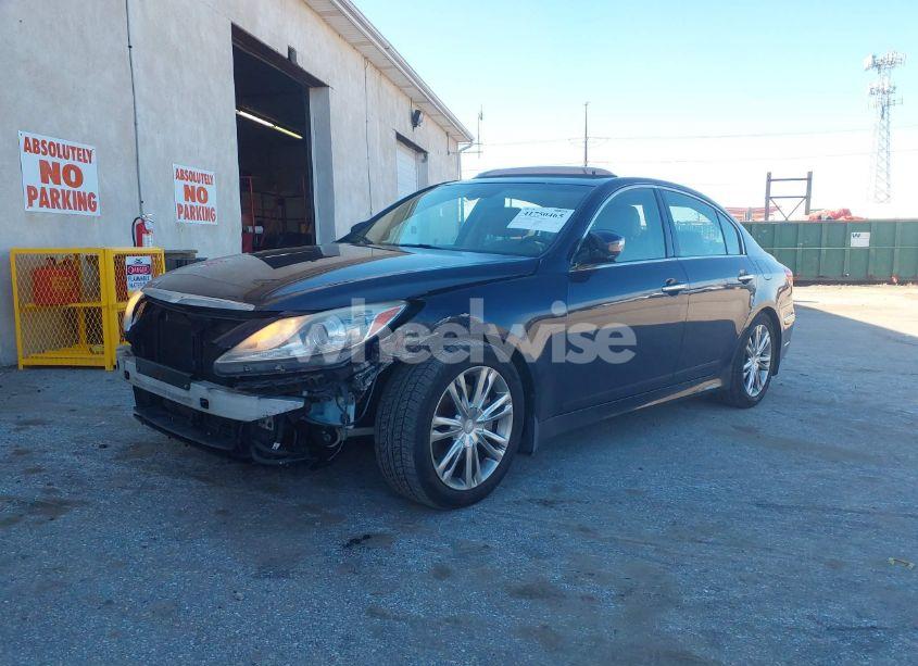 Photo 2 of 2013 Hyundai Genesis 3.8 (VIN KMHGC4DDXDU229225)