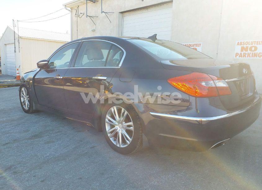 Photo 3 of 2013 Hyundai Genesis 3.8 (VIN KMHGC4DDXDU229225)