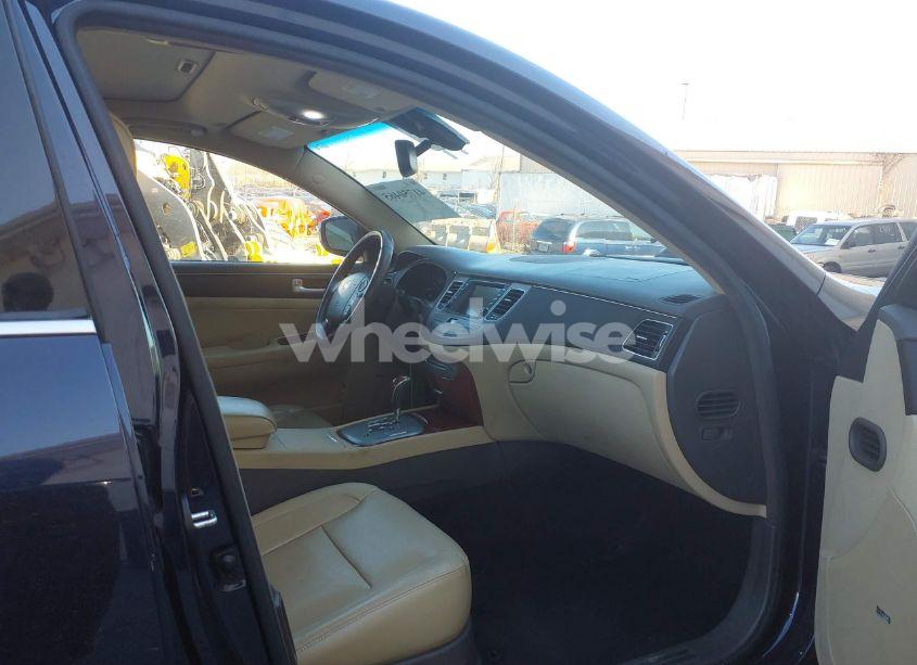 Photo 5 of 2013 Hyundai Genesis 3.8 (VIN KMHGC4DDXDU229225)