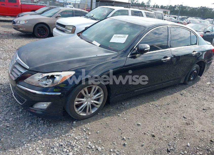 Photo 2 of 2013 Hyundai Genesis 3.8 (VIN KMHGC4DDXDU252889)