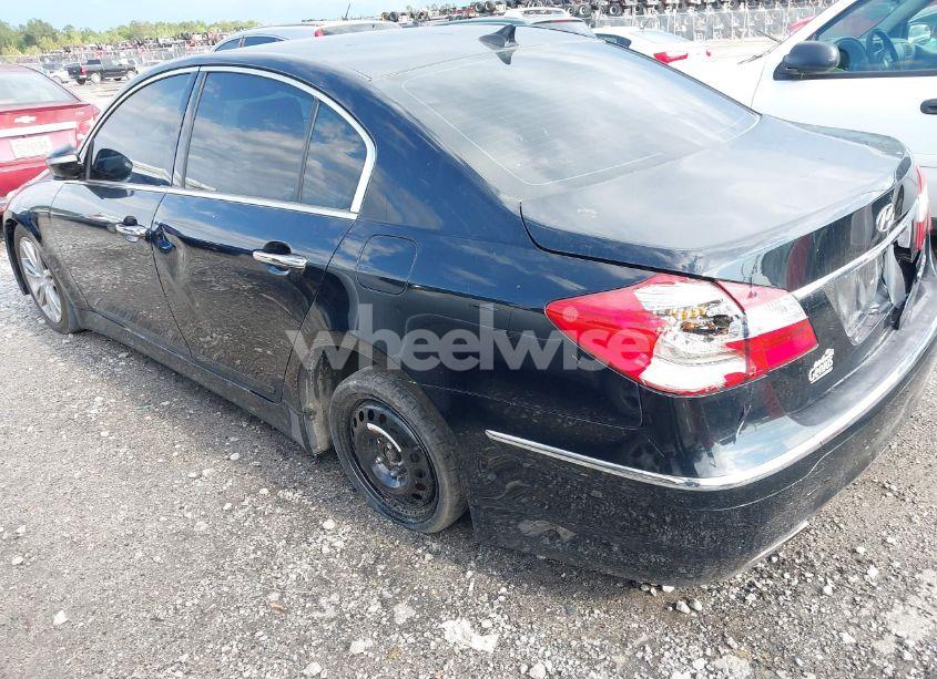 Photo 3 of 2013 Hyundai Genesis 3.8 (VIN KMHGC4DDXDU252889)