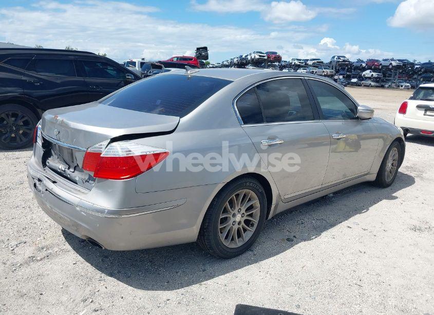 Photo 4 of 2011 Hyundai Genesis 3.8 (VIN KMHGC4DE1BU113157)