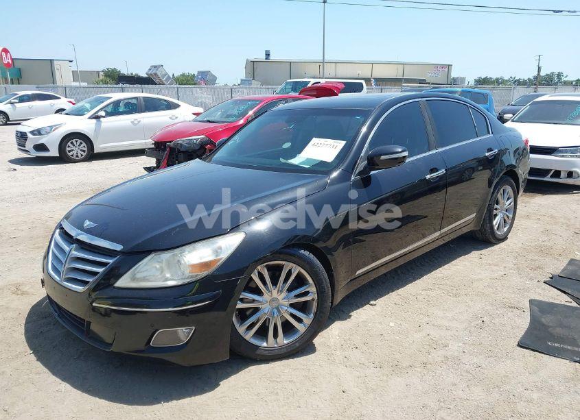 Photo 2 of 2011 Hyundai Genesis 4.6 (VIN KMHGC4DF0BU131917)