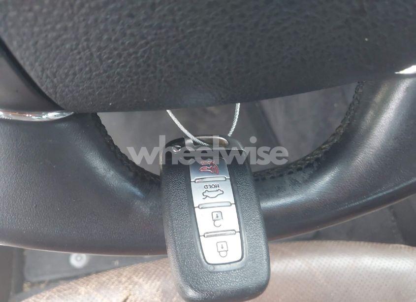 Photo 11 of 2011 Hyundai Genesis 4.6 (VIN KMHGC4DF0BU140553)