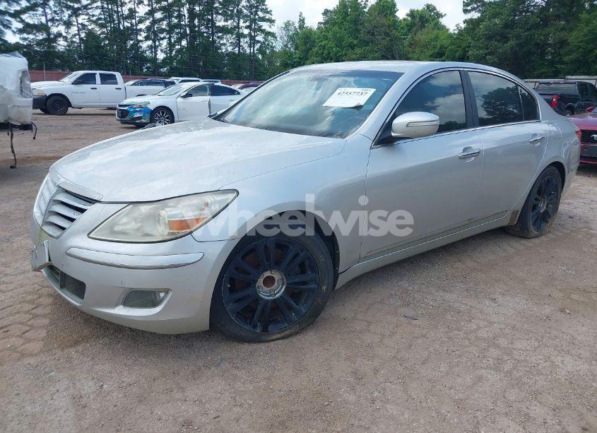 Photo 2 of 2011 Hyundai Genesis 4.6 (VIN KMHGC4DF1BU125723)