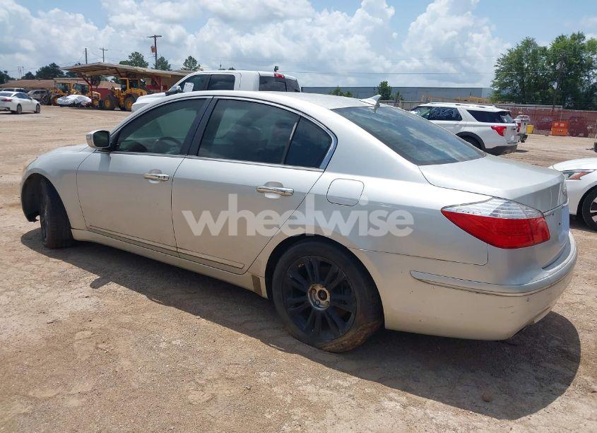 Photo 3 of 2011 Hyundai Genesis 4.6 (VIN KMHGC4DF1BU125723)