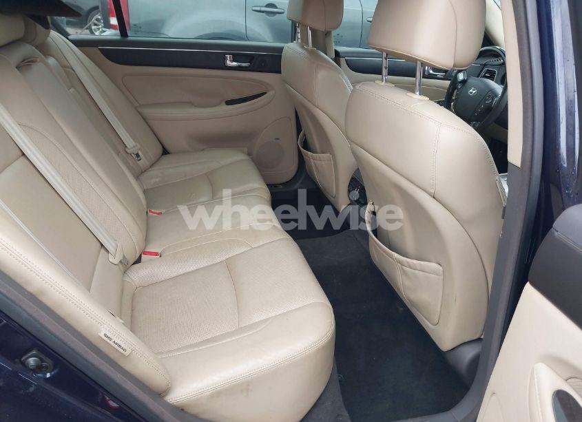 Photo 8 of 2011 Hyundai Genesis 4.6 (VIN KMHGC4DF2BU145138)