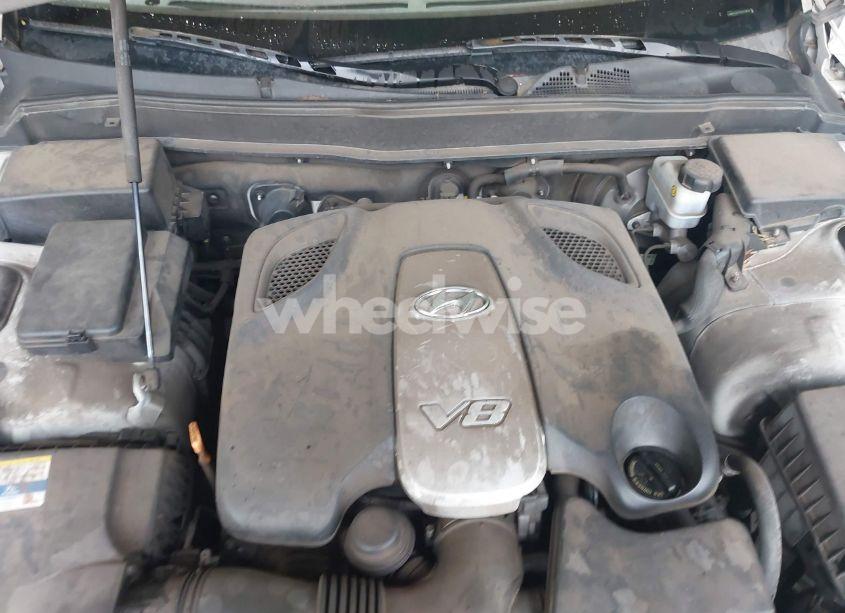 Photo 10 of 2010 Hyundai Genesis 4.6 (VIN KMHGC4DF9AU109669)