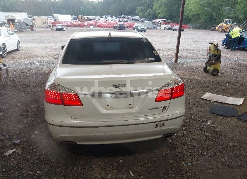 Photo 16 of 2010 Hyundai Genesis 4.6 (VIN KMHGC4DF9AU109669)