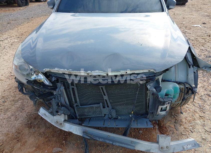 Photo 6 of 2011 Hyundai Genesis 4.6 (VIN KMHGC4DF9BU121998)